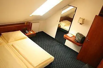 Aida Budget Hotel فندق